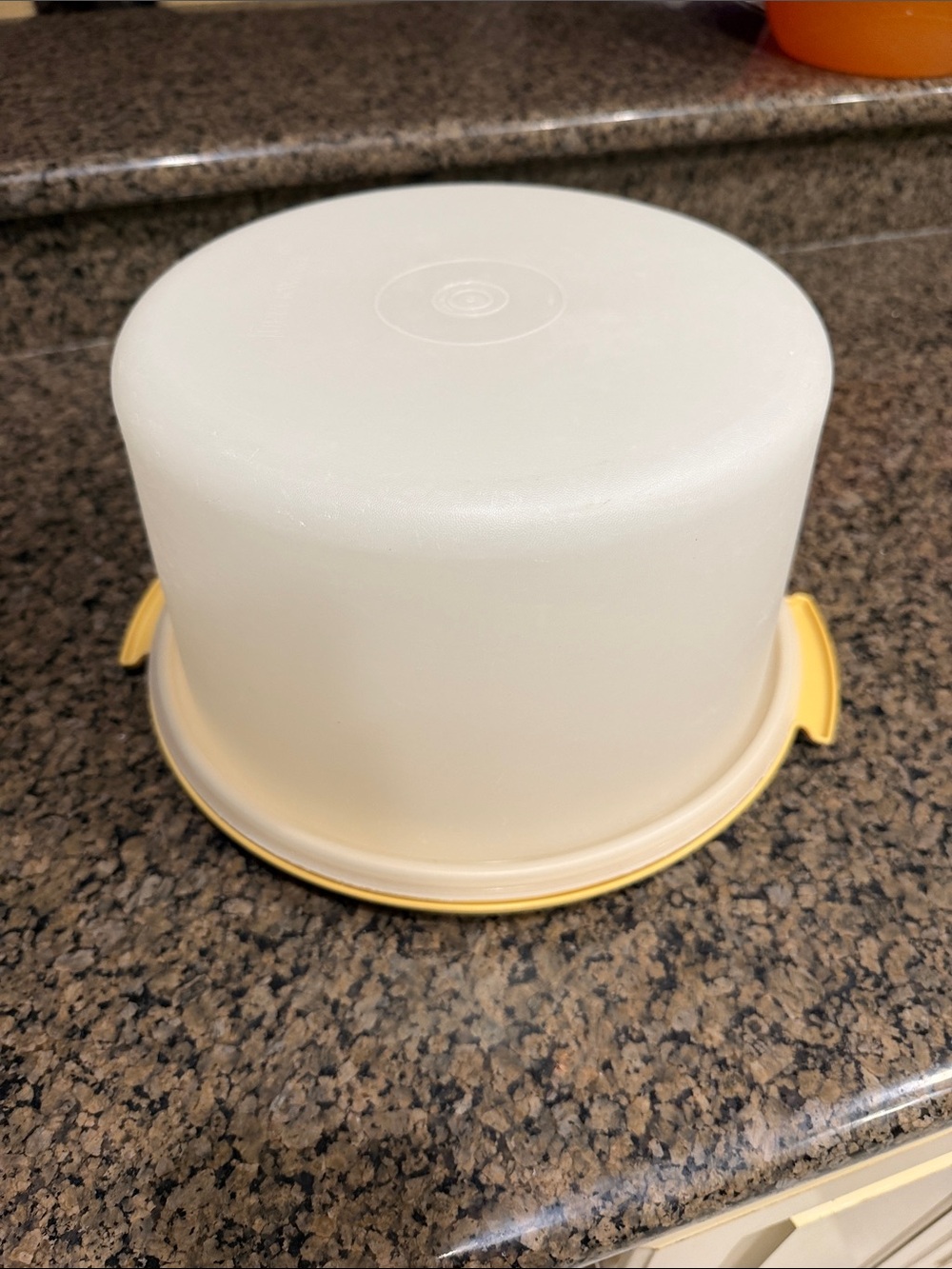 Vintage Tupperware Cake Holder